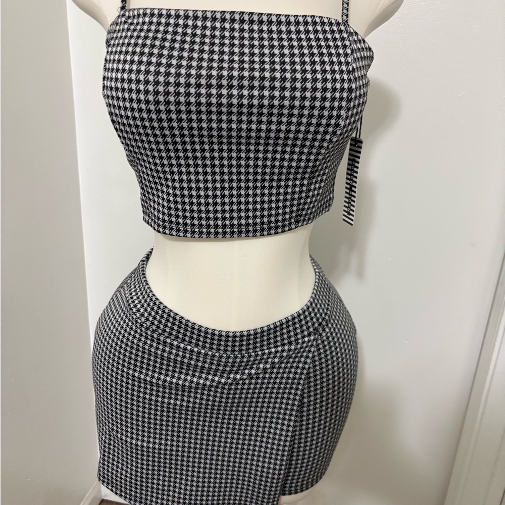 Black & White Houndstooth crop top and - Women's High-Waist Skort set NWT Large